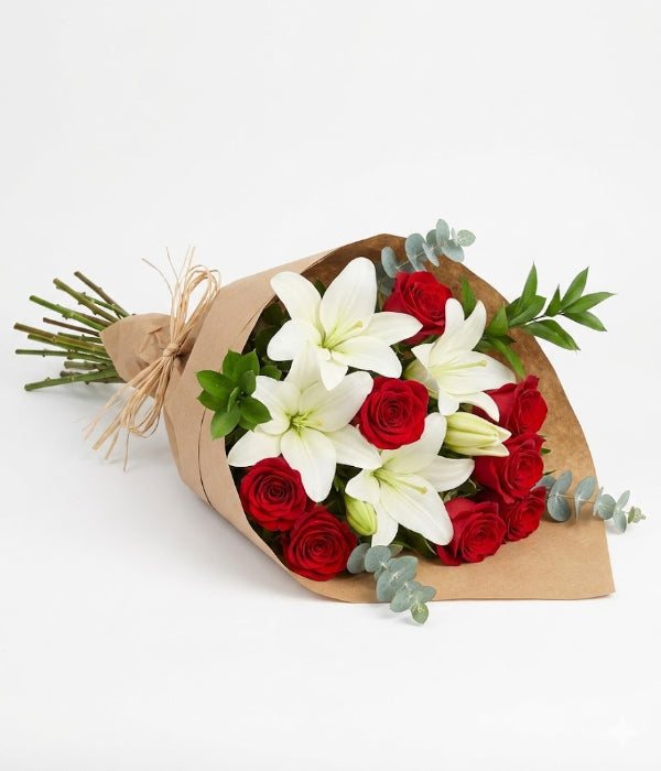Amour Éternel : Création Florale Toujours et à Jamais